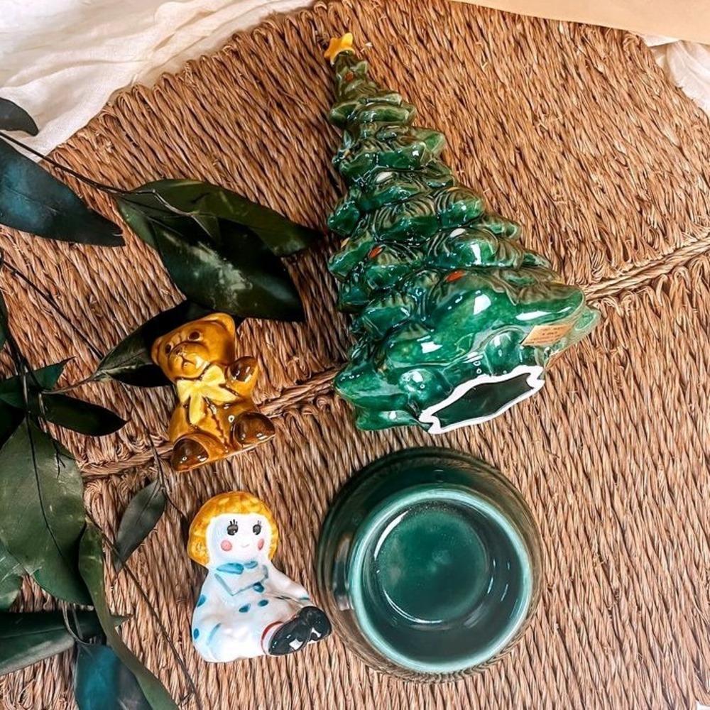 Avon Hand Painted Holiday Set